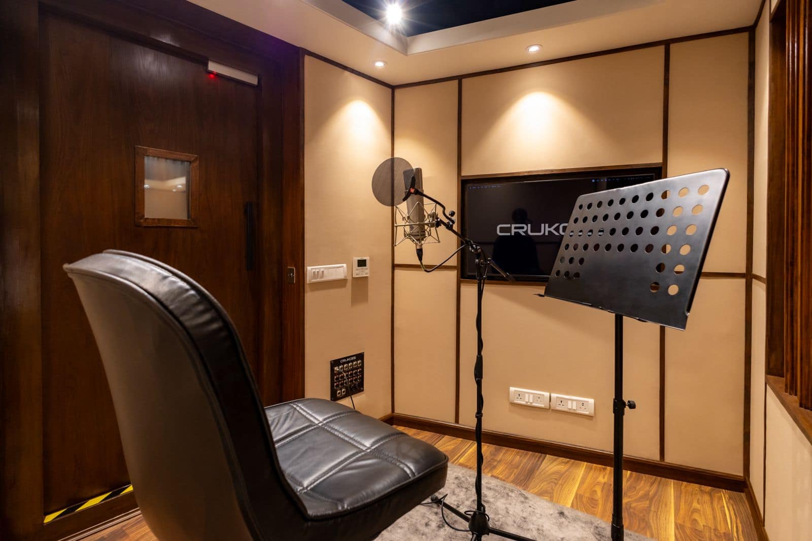 WhatsApp Image 2024-04-23 at 04.04.59 (1)